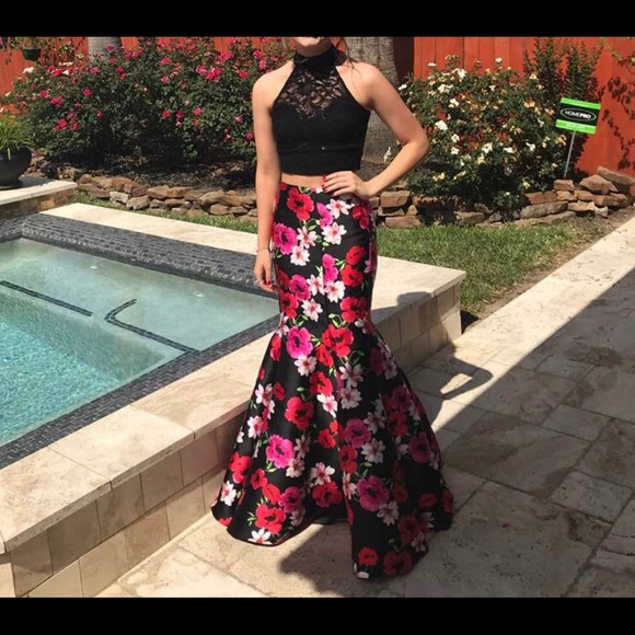 Bee Darlin Dresses & Skirts - Prom Dress